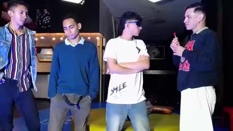 THOMAS AND DAMIAND online show from 02/02/25, 07:04