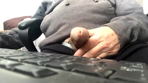 Snapshot of gngnxxx chatting on 02/17/25, 01:42 gngnxxx online show from 02/17/25, 01:42