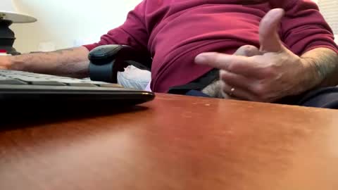 Snapshot of gngnxxx chatting on 11/19/25, 07:03 gngnxxx online show from 11/19/25, 07:03