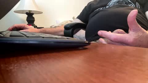 Snapshot of gngnxxx chatting on 11/21/25, 02:27 gngnxxx online show from 11/21/25, 02:27