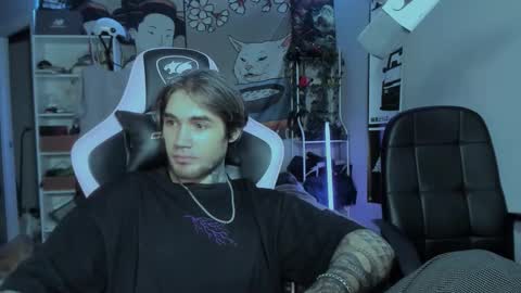 Snapshot of go_v_cs chatting on 10/11/25, 04:55 NPC online show from 10/11/25, 04:55