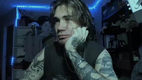 Snapshot of go_v_cs chatting on 11/01/25, 10:28 NPC online show from 11/01/25, 10:28