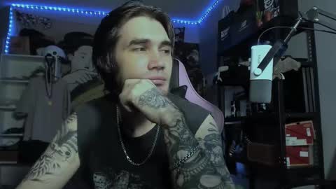 Snapshot of go_v_cs chatting on 11/03/25, 10:10 NPC online show from 11/03/25, 10:10