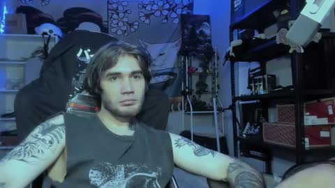 Snapshot of go_v_cs chatting on 11/11/25, 08:09 NPC online show from 11/11/25, 08:09