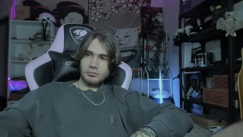 Snapshot of go_v_cs chatting on 11/27/25, 07:16 NPC online show from 11/27/25, 07:16