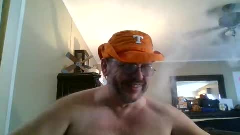 IDKIDCIDGAF online show from 10/04/25, 05:22