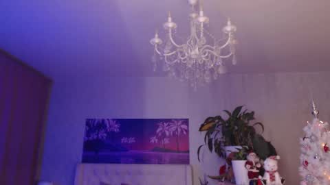 Snapshot of goddes_goldie chatting on 12/24/24, 01:28 Goldie online show from 12/24/24, 01:28