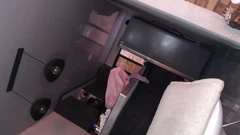 daniela online show from 02/04/25, 07:44