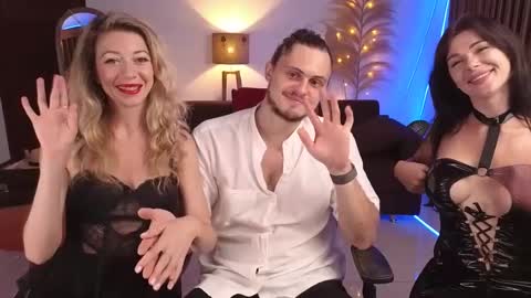 Snapshot of goddess_marylin chatting on 01/29/25, 03:22 330 UTC2 girls online show from 01/29/25, 03:22