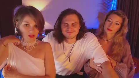 Snapshot of goddess_marylin chatting on 02/08/25, 04:14 330 UTC2 girls online show from 02/08/25, 04:14