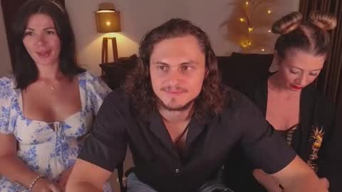 Snapshot of goddess_marylin chatting on 03/12/25, 03:24 330 UTC2 girls online show from 03/12/25, 03:24