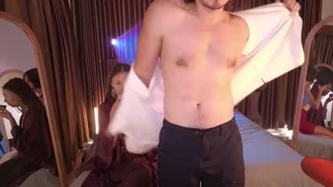 Snapshot of goddess_marylin chatting on 11/27/25, 04:58 330 UTC2 girls online show from 11/27/25, 04:58