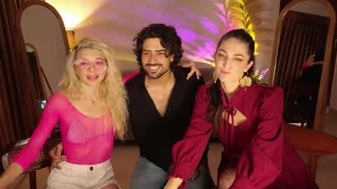   330 UTC2 girls   online show from 05/22/26, 01:46