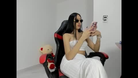 goddess_of_pigs online show from 03/31/26, 04:02