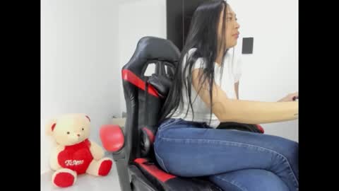 goddess_of_pigs online show from 04/11/26, 06:40