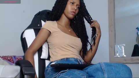 goddess_valen online show from 11/11/25, 04:07