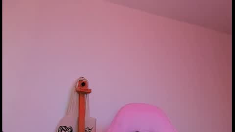 vee online show from 10/15/25, 10:43