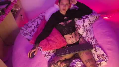 Snapshot of goddess_vee_ chatting on 07/20/26, 09:17 vee online show from 07/20/26, 09:17