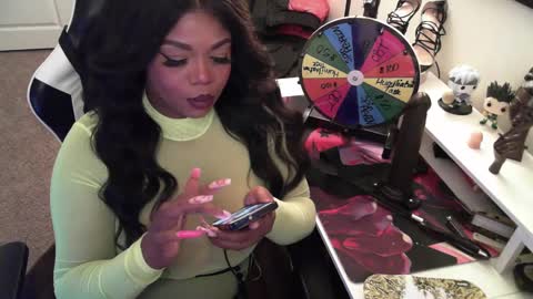 Snapshot of goddesscocoaa chatting on 01/31/25, 08:54 Goddess Cocoa online show from 01/31/25, 08:54