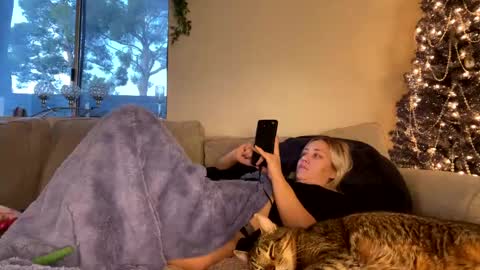 Snapshot of goddessmayvn chatting on 01/06/25, 02:47 GoddessMayvn online show from 01/06/25, 02:47