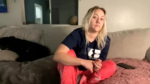 Snapshot of goddessmayvn chatting on 02/01/25, 04:03 GoddessMayvn online show from 02/01/25, 04:03