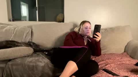 Snapshot of goddessmayvn chatting on 02/02/25, 09:40 GoddessMayvn online show from 02/02/25, 09:40