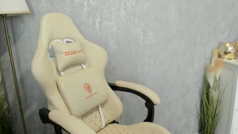 Snapshot of goddessmiaa chatting on 09/30/25, 08:52 Mistress online show from 09/30/25, 08:52