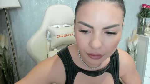 Snapshot of goddessmiaa chatting on 10/24/25, 09:17 Mistress online show from 10/24/25, 09:17