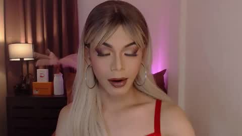 Michaella online show from 12/22/24, 02:38