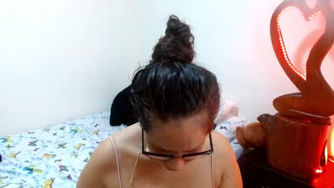  Naih Reyes online show from 12/24/24, 03:49