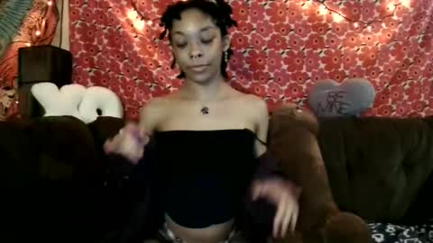 Snapshot of godispleasure chatting on 02/12/26, 12:05 goddess of pleasure online show from 02/12/26, 12:05