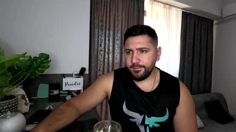 gold_alpha_boy online show from 10/15/25, 08:36