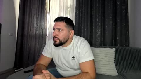 gold_alpha_boy online show from 10/28/25, 01:36