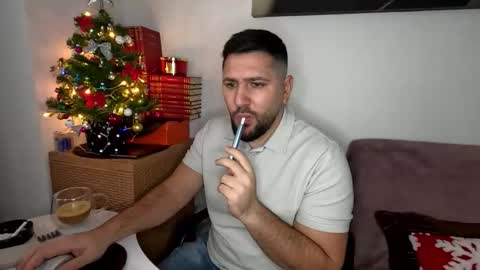 gold_alpha_boy online show from 12/04/25, 09:51