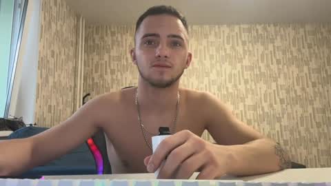 Golden boyyy21 online show from 02/01/25, 07:47