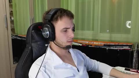 Golden boyyy21 online show from 01/08/26, 08:33