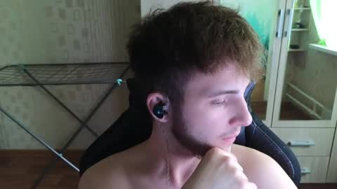 Golden boyyy21 online show from 04/16/26, 02:51