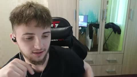 Golden boyyy21 online show from 04/21/26, 04:01