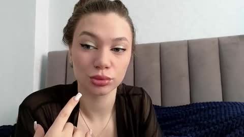 Flora online show from 03/19/26, 08:29