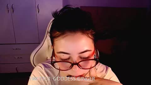 Snapshot of golden_gingerkitty chatting on 10/28/25, 02:04 golden_gingerkitty online show from 10/28/25, 02:04