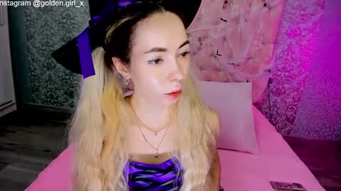 golden girl   online show from 10/31/25, 02:01