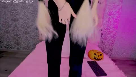 golden girl   online show from 11/03/25, 02:02