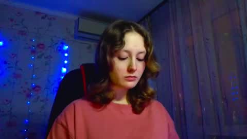 Snapshot of goldendriere chatting on 01/13/26, 03:50 Marie online show from 01/13/26, 03:50