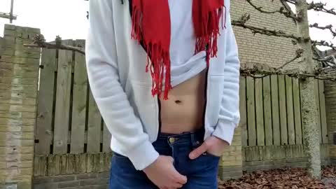   online show from 12/22/25, 12:35