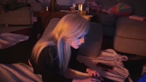 Snapshot of goldengoddessxxx chatting on 12/05/24, 12:08 Sammy online show from 12/05/24, 12:08