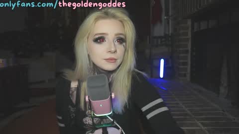 Snapshot of goldengoddessxxx chatting on 01/15/25, 11:08 Sammy online show from 01/15/25, 11:08