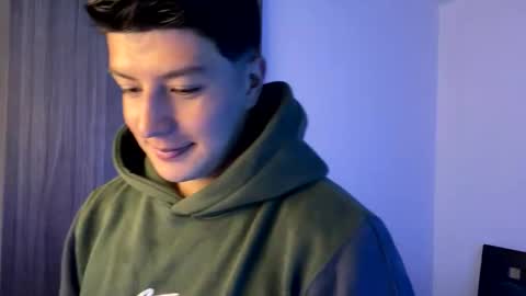 goldenknight33 online show from 12/01/25, 03:39