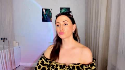 Olivia online show from 03/18/26, 08:23