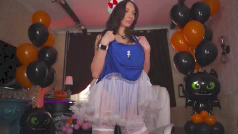 Anna online show from 10/29/25, 02:58