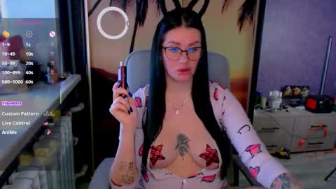 Snapshot of goldenwitchx chatting on 02/25/26, 06:45 Polina online show from 02/25/26, 06:45